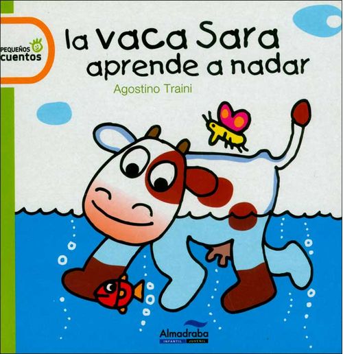 La vaca Sara aprende a nadar