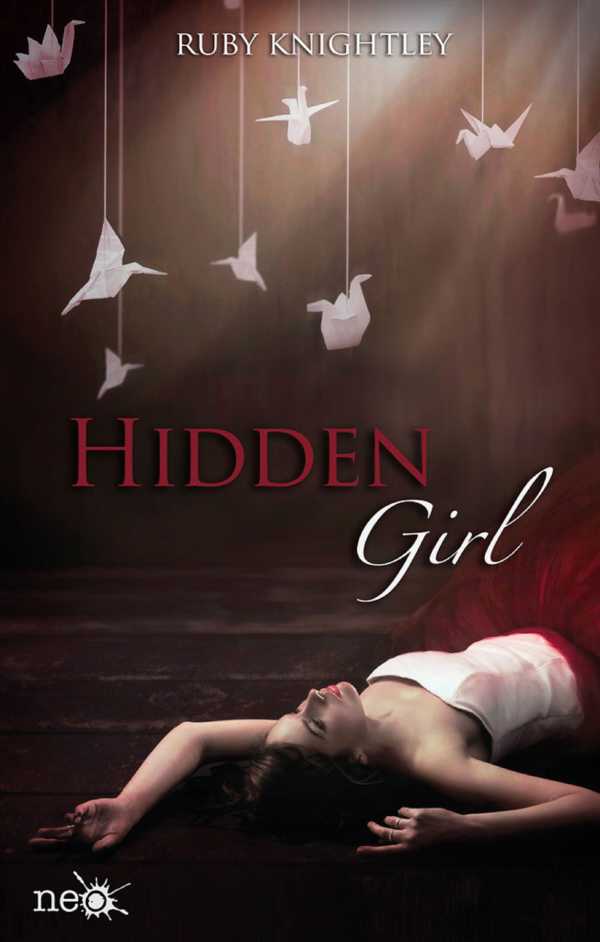 bw-hidden-girl-plataforma-neo-9788416096138