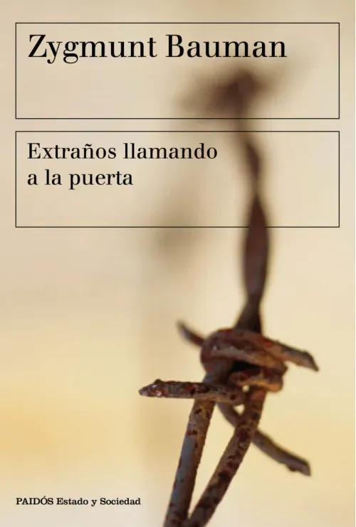 Extranos llamando a la puerta